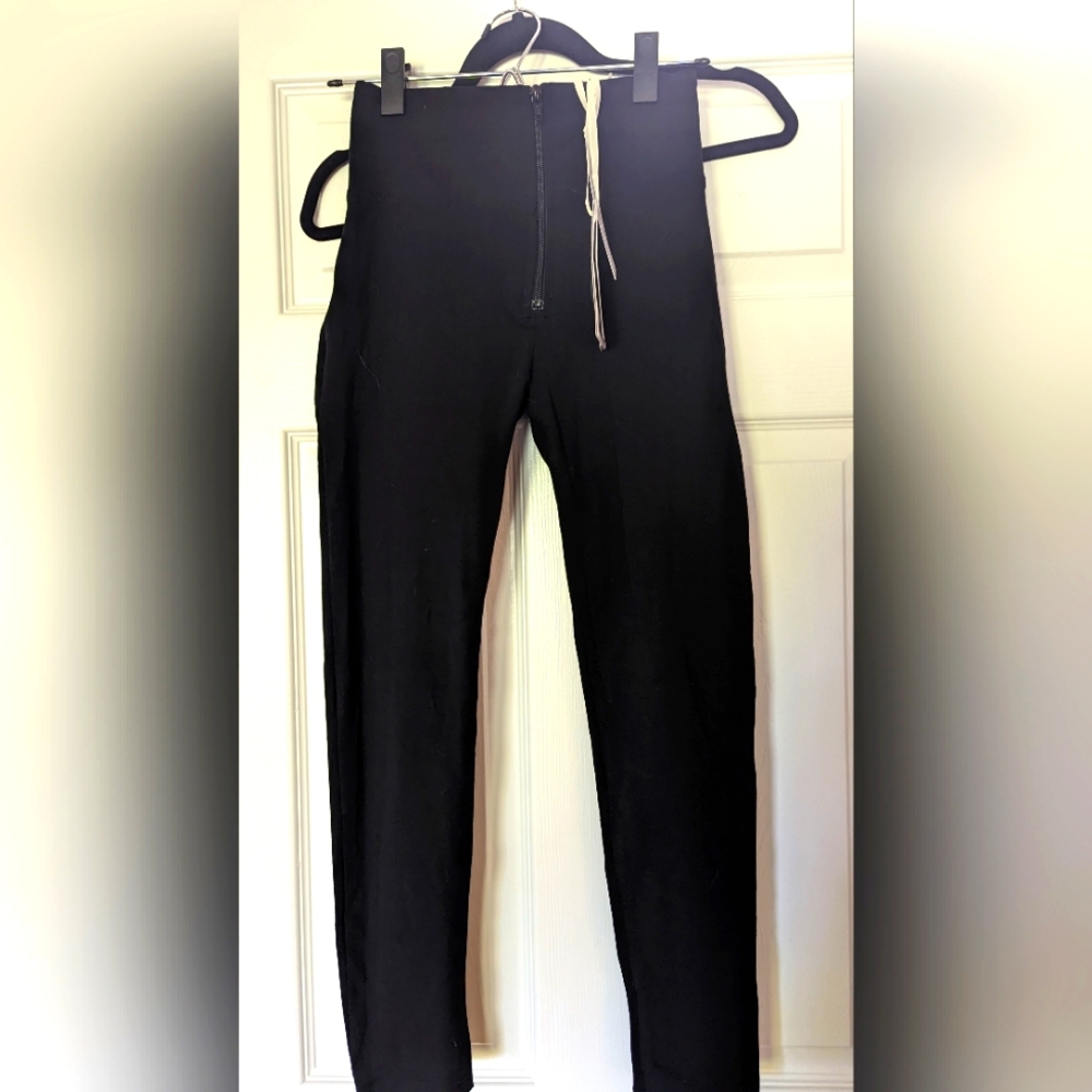 TikTok famous Freddy 7/8 length skinny pants XS NEW
